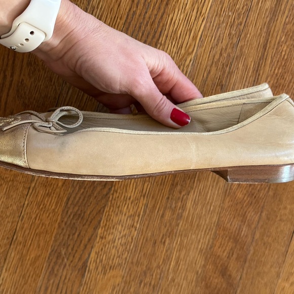 **AUTHENTIC** Chanel Ballet flats in gold - Picture 10 of 11